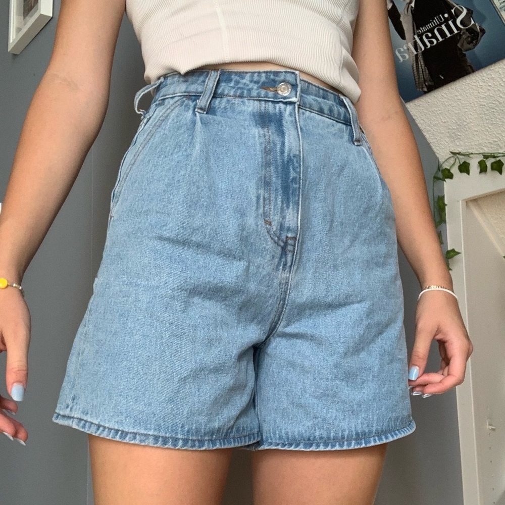 “Dad” jean shorts. Light wash.